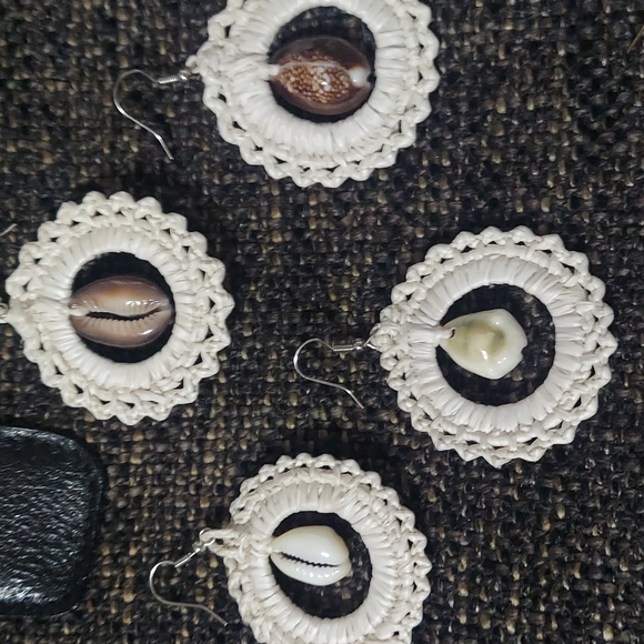 Macrame shell earrings bundle 4 pair - Picture 2 of 7